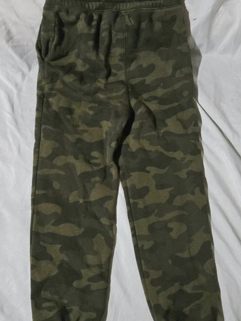 Old Navy Boy's Camo Fleece Jogger Pants in Olive and Dark Green Size Small 6/7